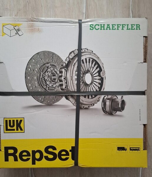 Vand doua chituri de ambreiaj noi