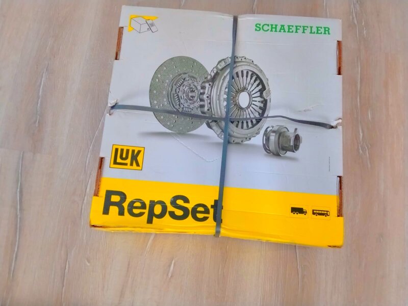 Vand doua chituri de ambreiaj noi